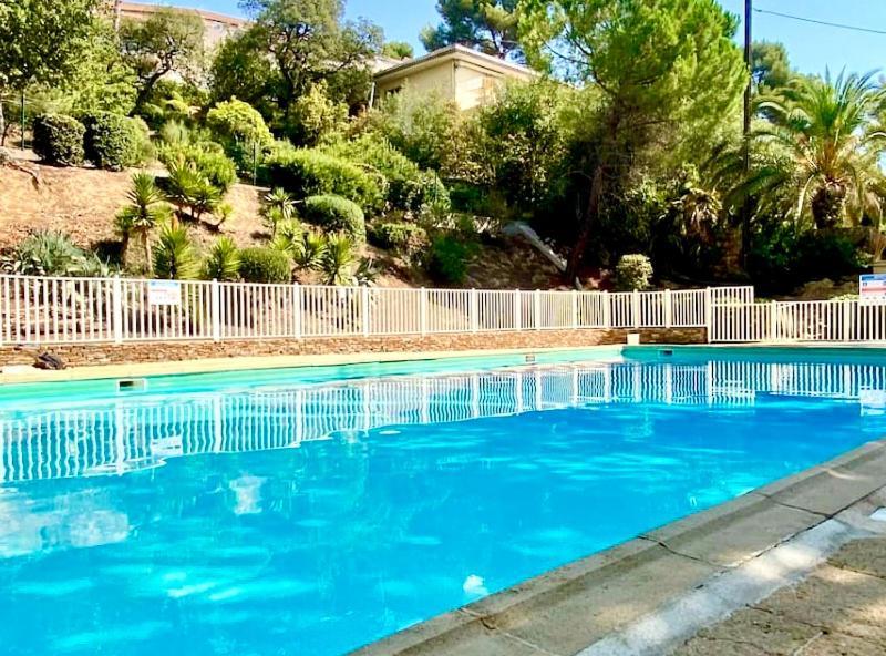 Charme & Calme-Tamaris- Studio Vue Mer - Piscine - Le Petit Olivier Sur Mer La Seyne-sur-Mer Exterior foto
